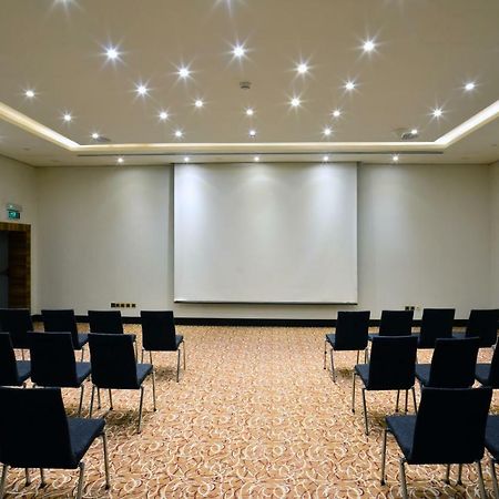 Hilton Garden Inn Riyadh Olaya Exterior foto