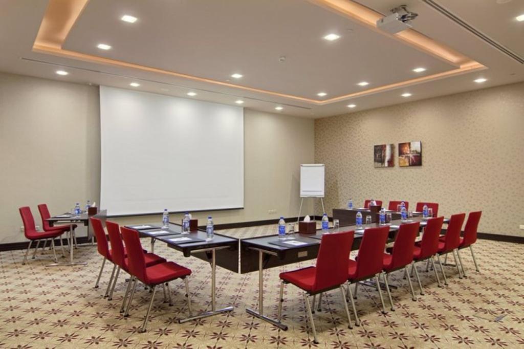 Hilton Garden Inn Riyadh Olaya Exterior foto