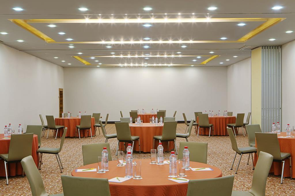 Hilton Garden Inn Riyadh Olaya Exterior foto