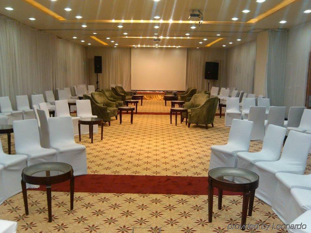 Hilton Garden Inn Riyadh Olaya Business foto