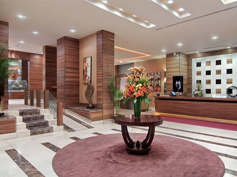 Hilton Garden Inn Riyadh Olaya Exterior foto