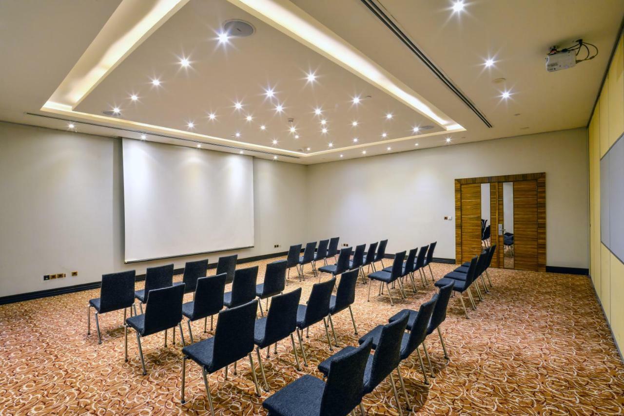 Hilton Garden Inn Riyadh Olaya Exterior foto