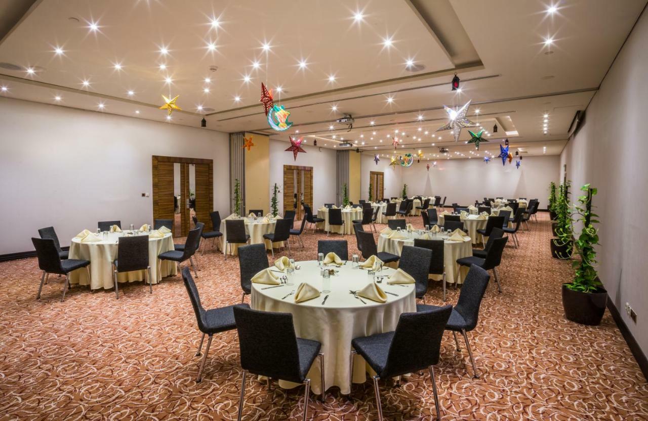 Hilton Garden Inn Riyadh Olaya Exterior foto